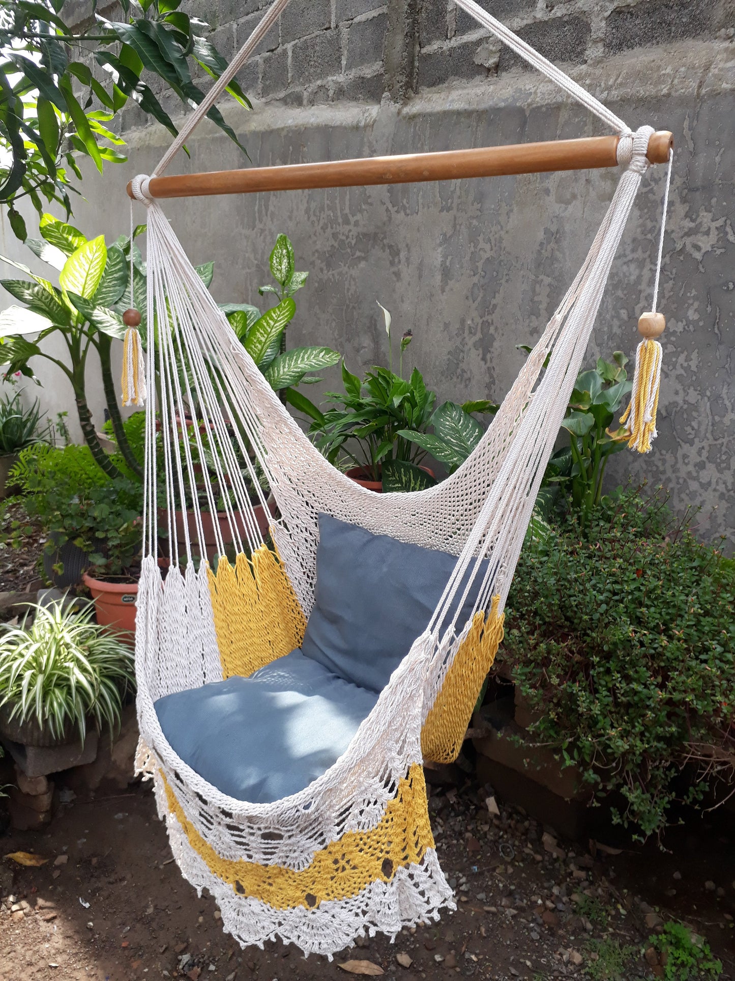 Beautiful Yellow and White Hanging Chair - Natural Cotton | Columpiame