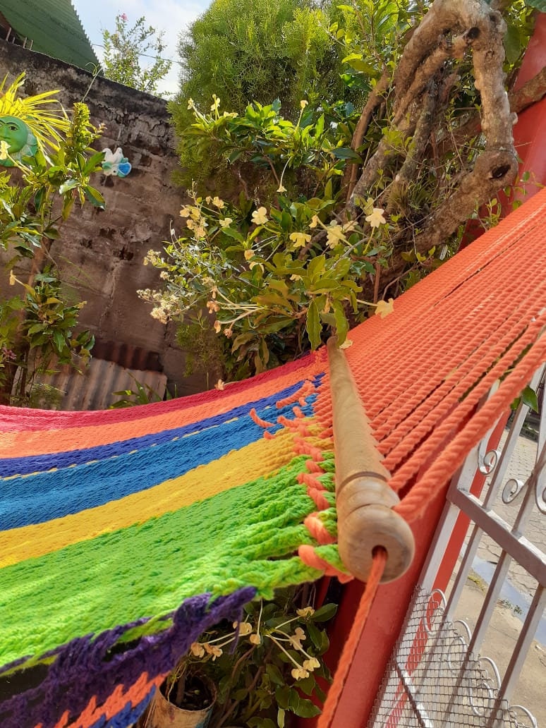 Multicolor Hammock with Boho Fringes - Natural Cotton & Wood | Columpiame
