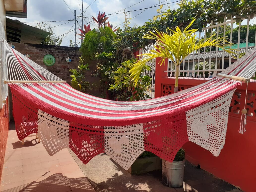 Red and White Heart Hammock - Natural Cotton | Columpiame