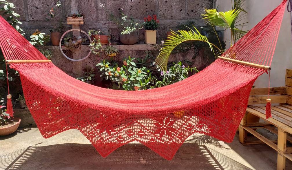 Beautiful Red Hammock with Macrame - Natural Cotton | Columpiame