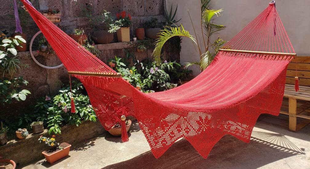 Beautiful Red Hammock with Macrame - Natural Cotton | Columpiame