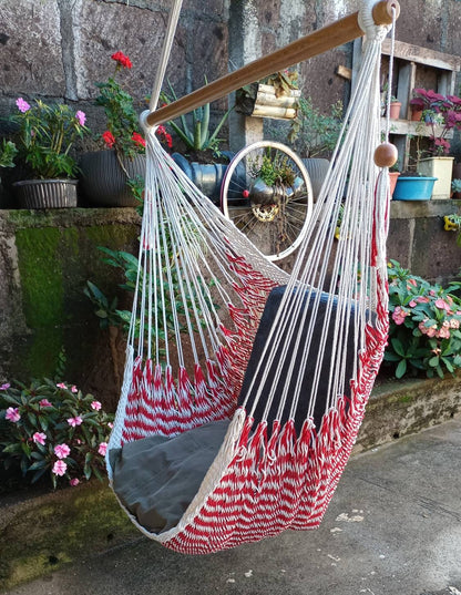 Red and White Hanging Chair with Wood - Natural Cotton | Columpiame