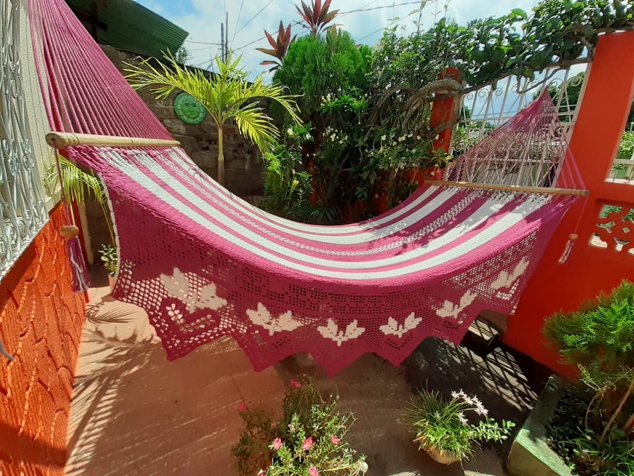 Pink and White Hammock with Flowers Design - Natural Cotton | Columpiame