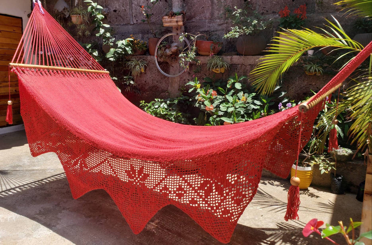 Beautiful Red Hammock with Macrame - Natural Cotton | Columpiame