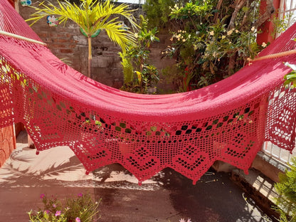 Family Red Hammock with Beautiful Lace - Natural Cotton | Columpiame