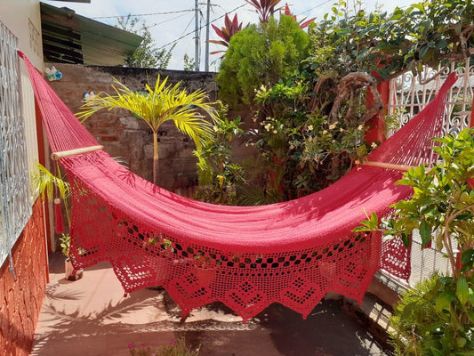 Family Red Hammock with Beautiful Lace - Natural Cotton | Columpiame