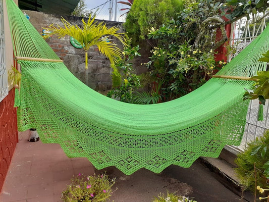 Family Size Pistachio Striped Hammock - Natural Cotton & Wood | Columpiame