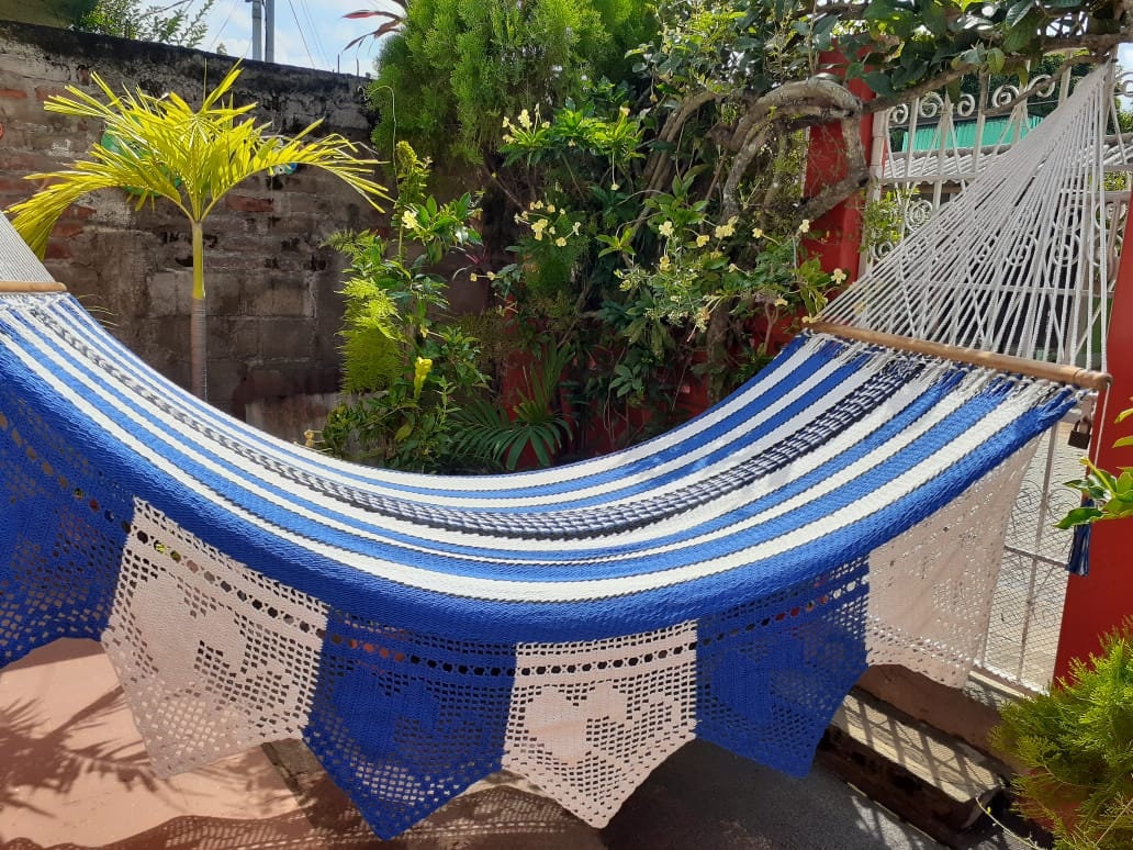 White and Blue Heart-Shaped Hammock - Natural Cotton | Columpiame