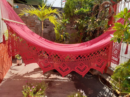 Family Red Hammock with Beautiful Lace - Natural Cotton | Columpiame